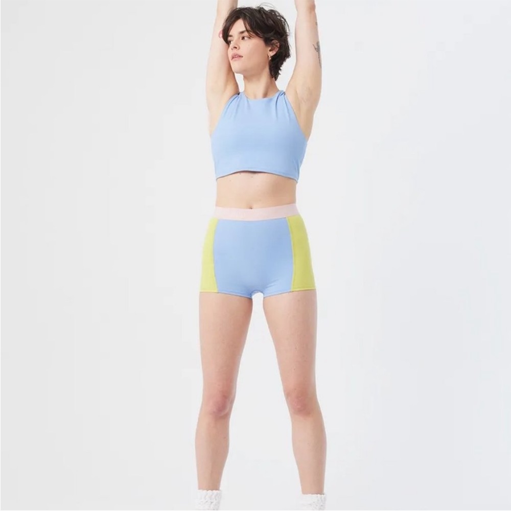NWT Outdoor Voices SuperForm 1.5” Bloomer Shorts, S, Sky/Lime